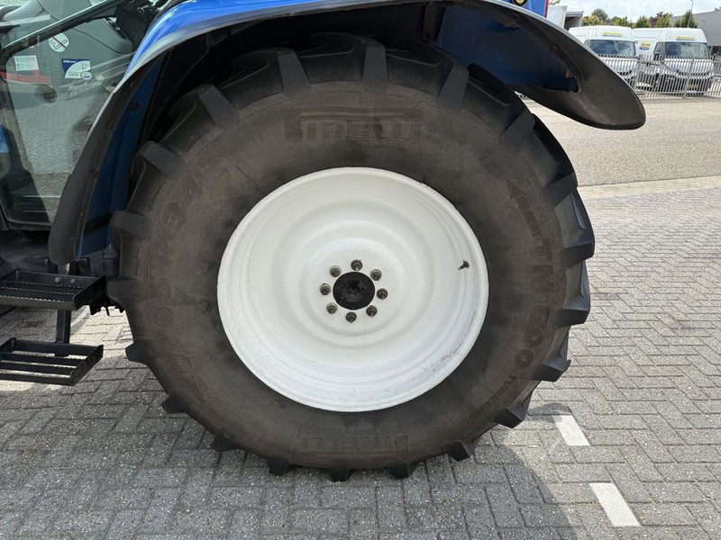 Tracteur agricole New Holland T5040 CAB + GPS