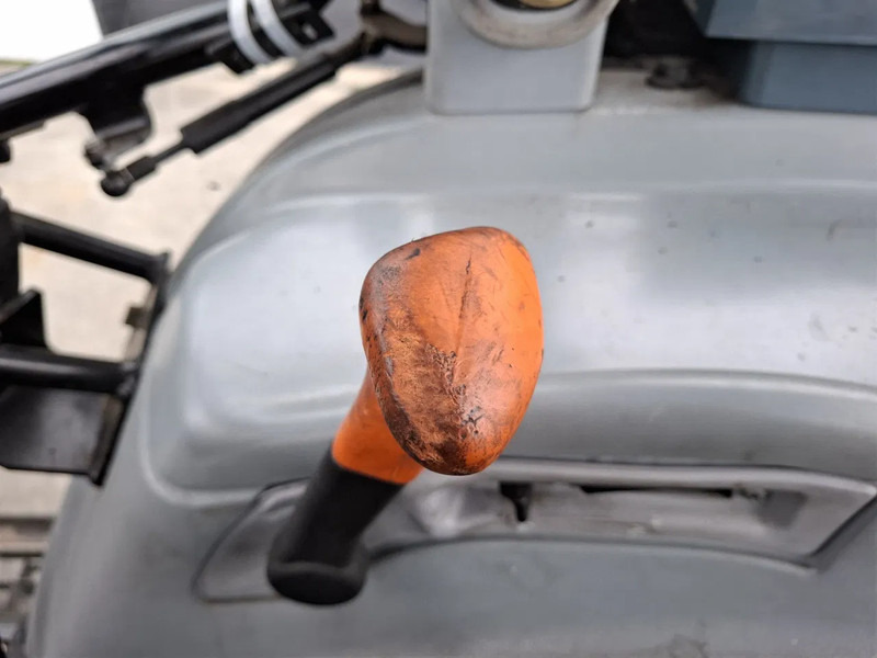 Tracteur agricole New Holland T5050 T5050