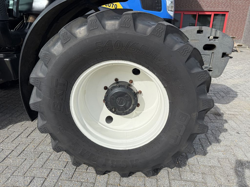 Tracteur agricole New Holland T6070 Elite