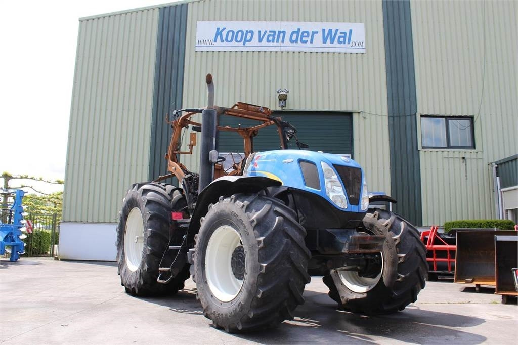 Tracteur agricole New Holland T7030