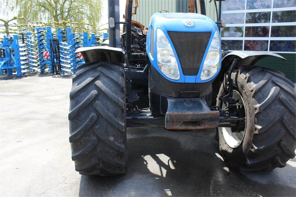 Tracteur agricole New Holland T7030