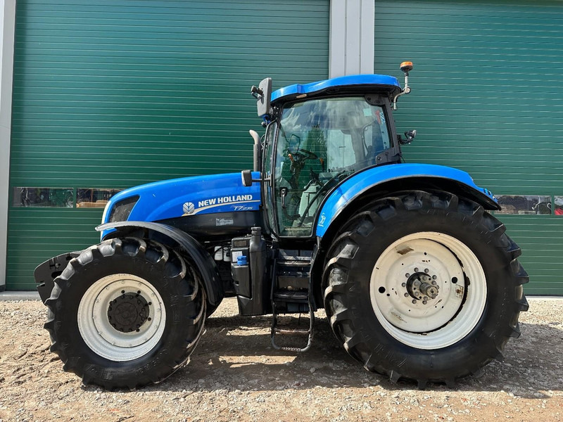 Tracteur agricole New Holland T7.235 Power Command