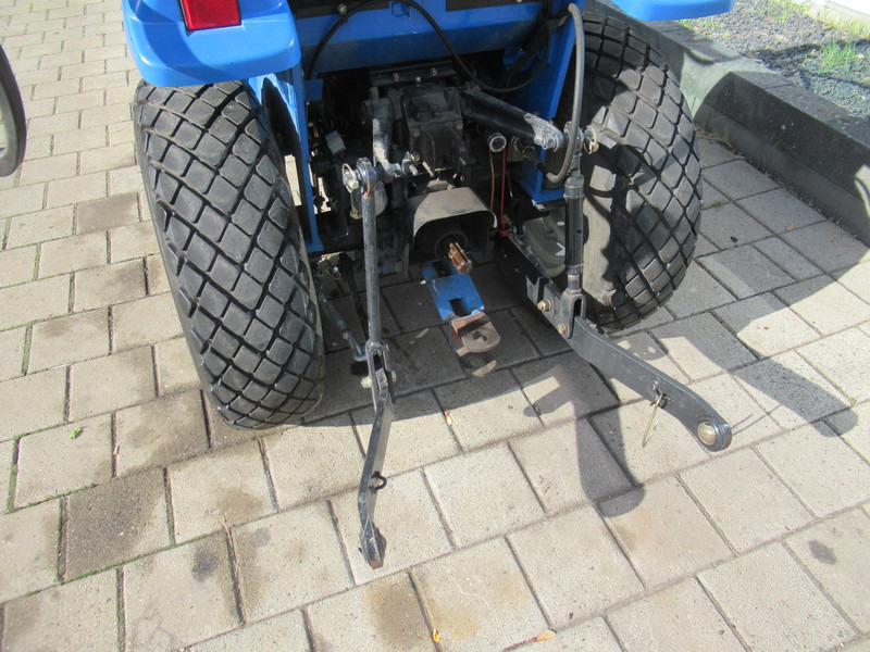 Tracteur agricole New Holland TC21D 4WD 4x4 Cabine Verwarming