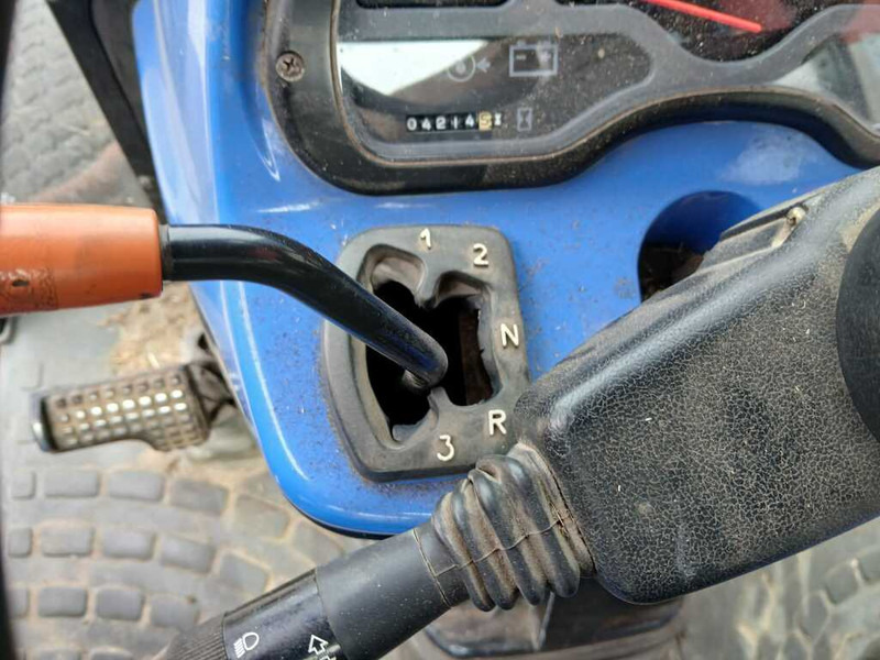 Tracteur agricole New Holland TC 27