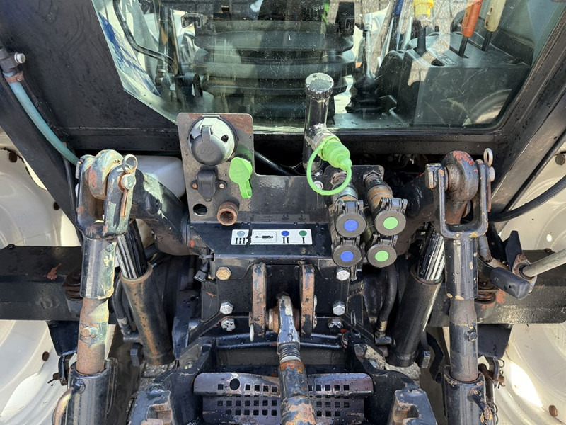 Tracteur agricole New Holland TL90A 4WD