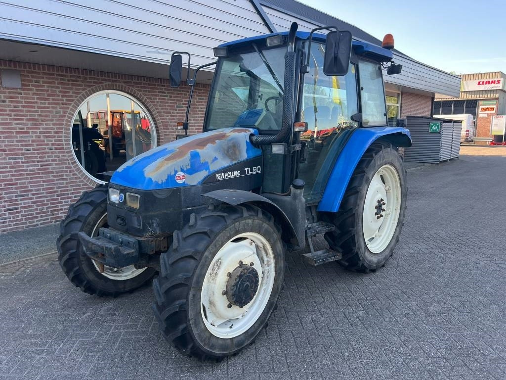 Tracteur agricole New Holland TL 90