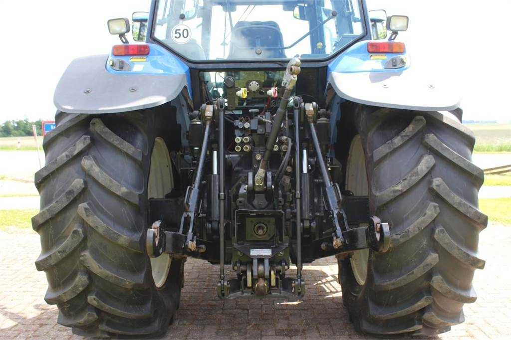 Tracteur agricole New Holland TM175