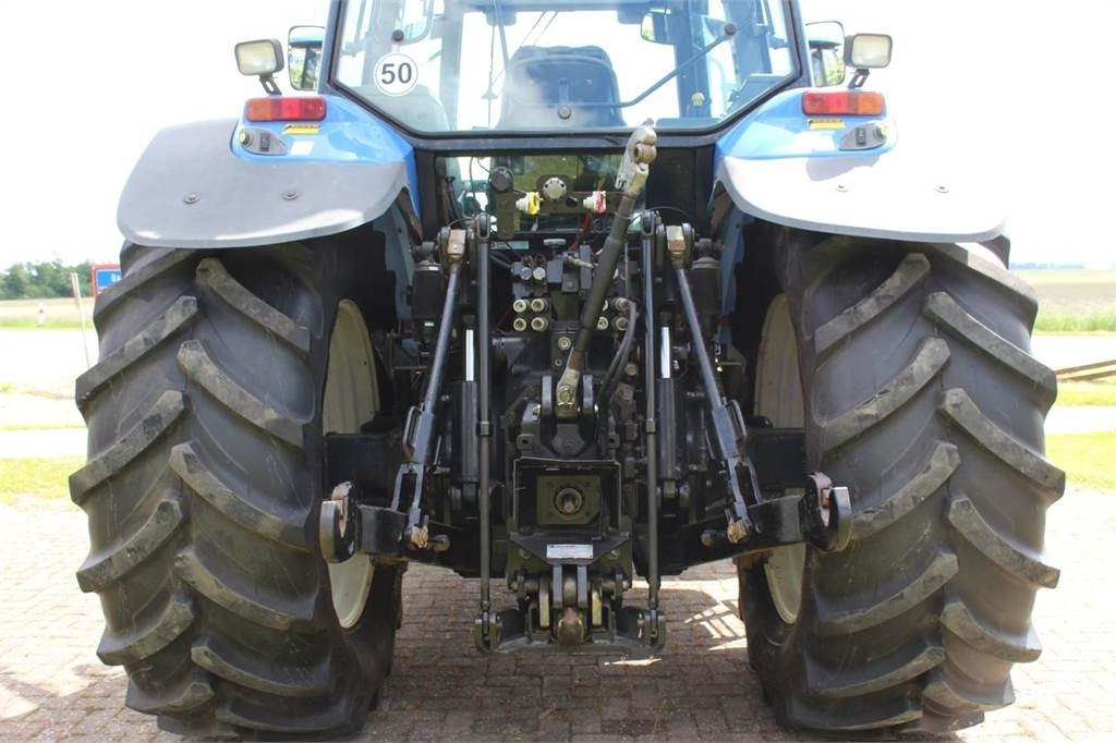 Tracteur agricole New Holland TM175