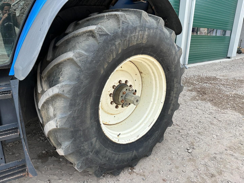 Tracteur agricole New Holland TM 190