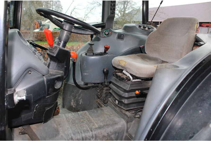 Tracteur agricole New Holland TN75S
