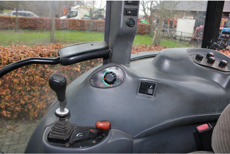 Tracteur agricole New Holland TN75S