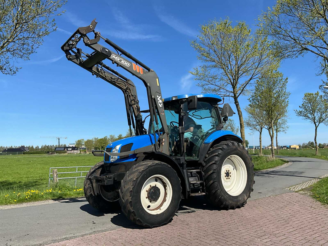 Tracteur agricole New Holland TS100A
