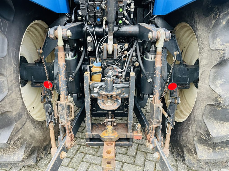 Tracteur agricole New Holland TVT 135 Transmissie CVT fronthef pto