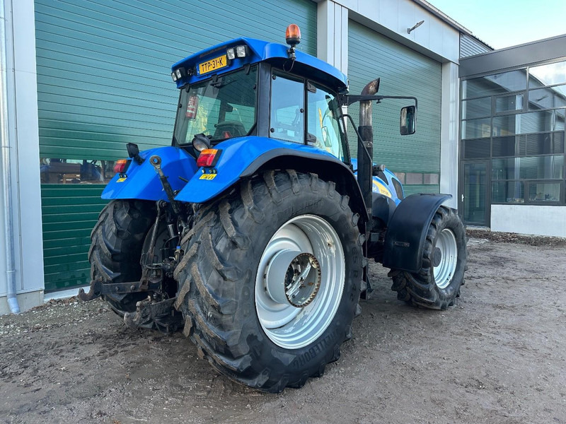 Tracteur agricole New Holland TVT 195 Dutch registration