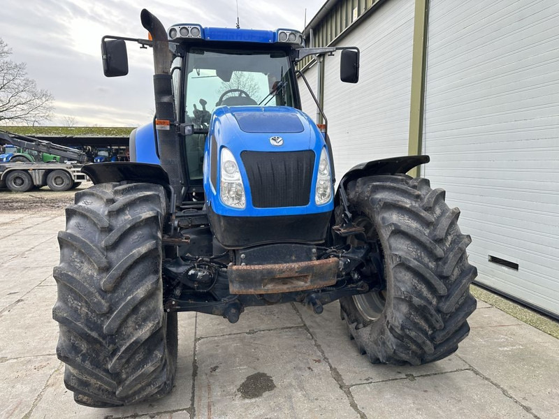 Tracteur agricole New Holland TVT 195 Dutch registration