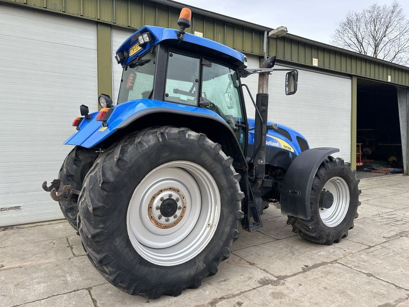 Tracteur agricole New Holland TVT 195 Dutch registration