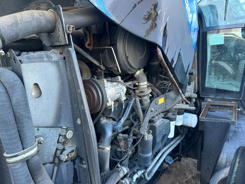Tracteur agricole New Holland TVT 195 Dutch registration