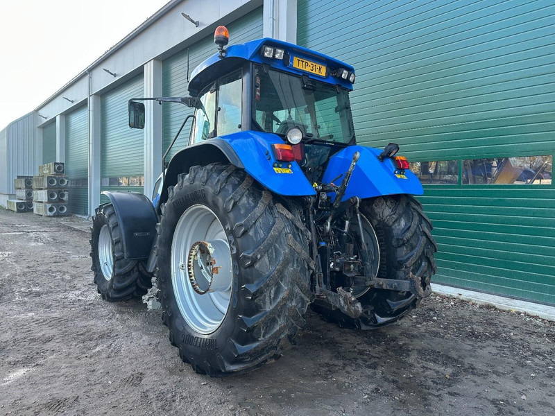 Tracteur agricole New Holland TVT 195 Dutch registration