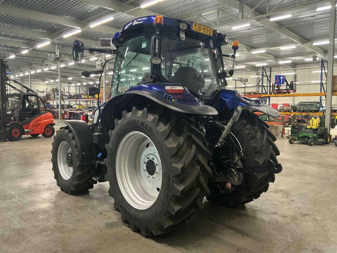 Tracteur agricole New holland T6.140 BluePower AC