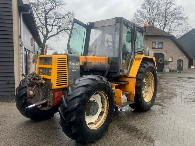 Tracteur agricole RENAULT 145.14