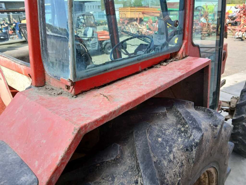 Tracteur agricole Renault 781-4