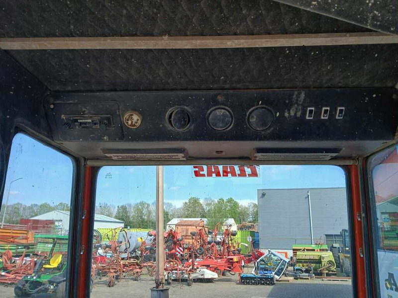 Tracteur agricole Renault 781-4