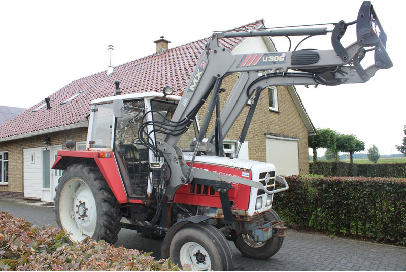 Tracteur agricole Steyr 8080 met voorlader