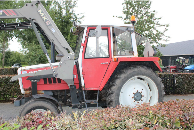 Tracteur agricole Steyr 8080 met voorlader