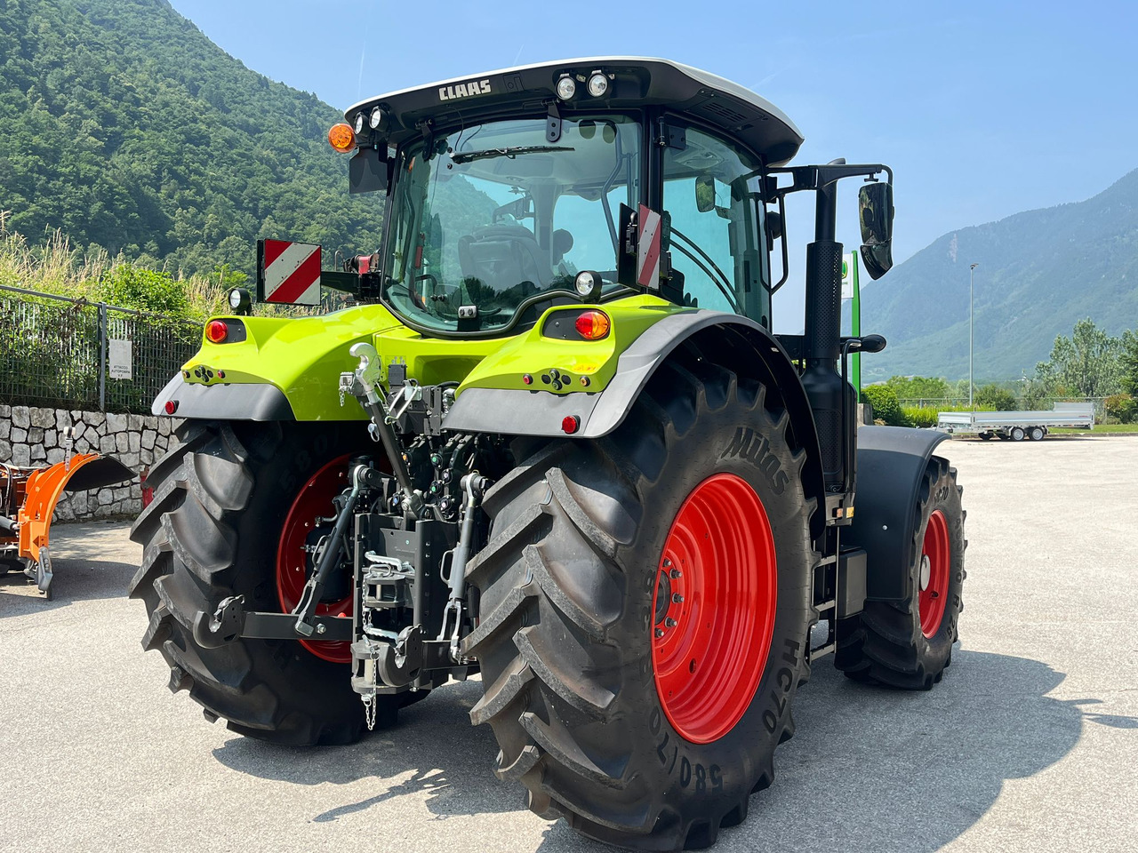 Tracteur agricole TRATTORE CLAAS ARION 630