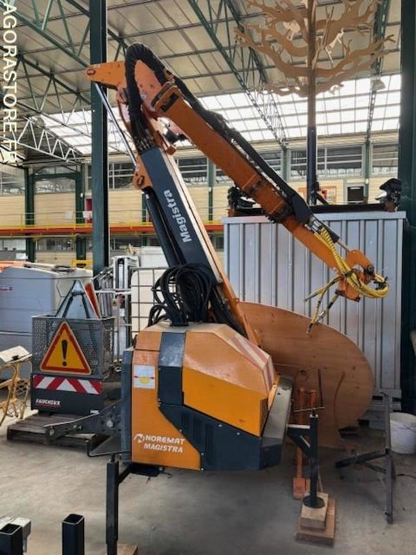 Tracteur agricole Tracteur Massey Ferguson FAF30 de 2005 5900h