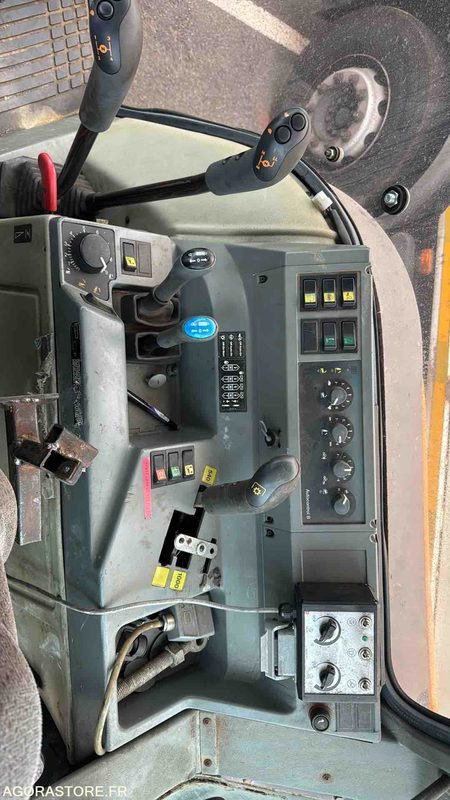 Tracteur agricole VALTRA 6250-4 - 2003 - 9982 h