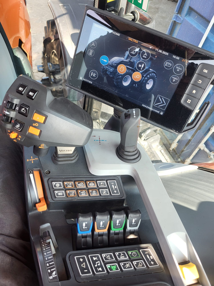 Tracteur agricole VALTRA S394