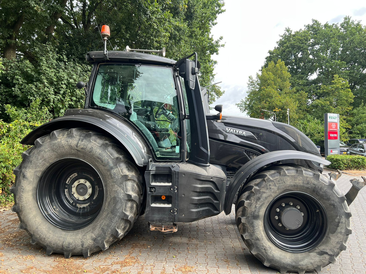 Tracteur agricole VALTRA T174 Versu