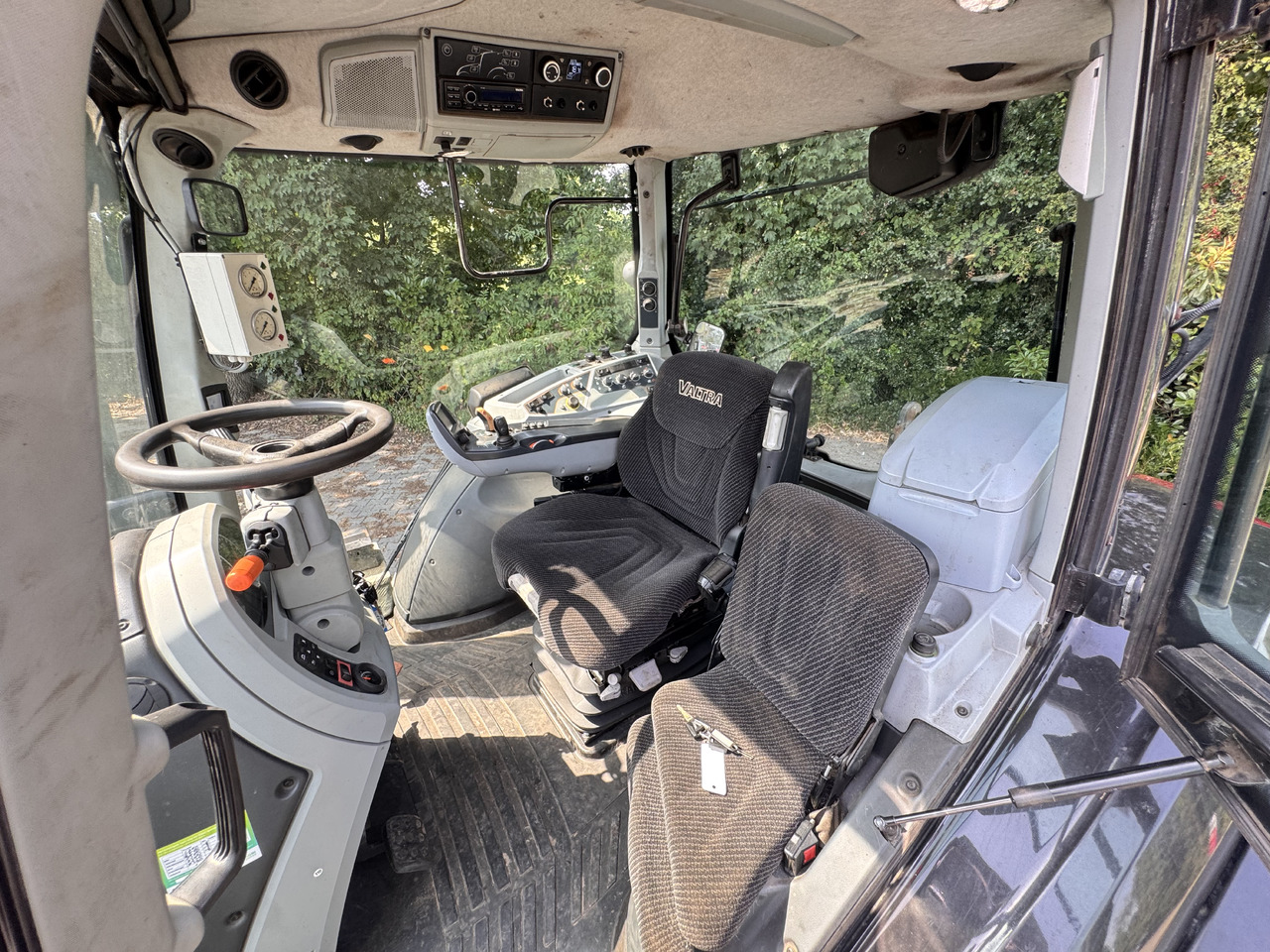 Tracteur agricole VALTRA T214 Direct