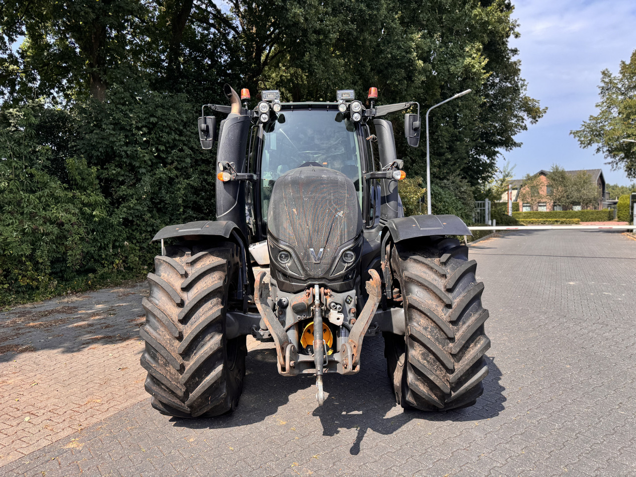 Tracteur agricole VALTRA T214 Direct
