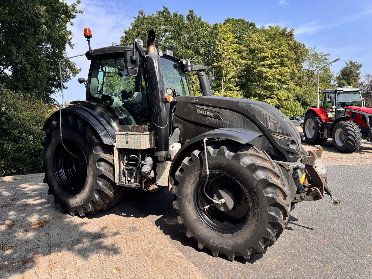 Tracteur agricole VALTRA T214 Direct
