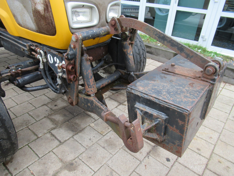 Tracteur agricole Valtra A75 4x2 + Fronthef VALMET