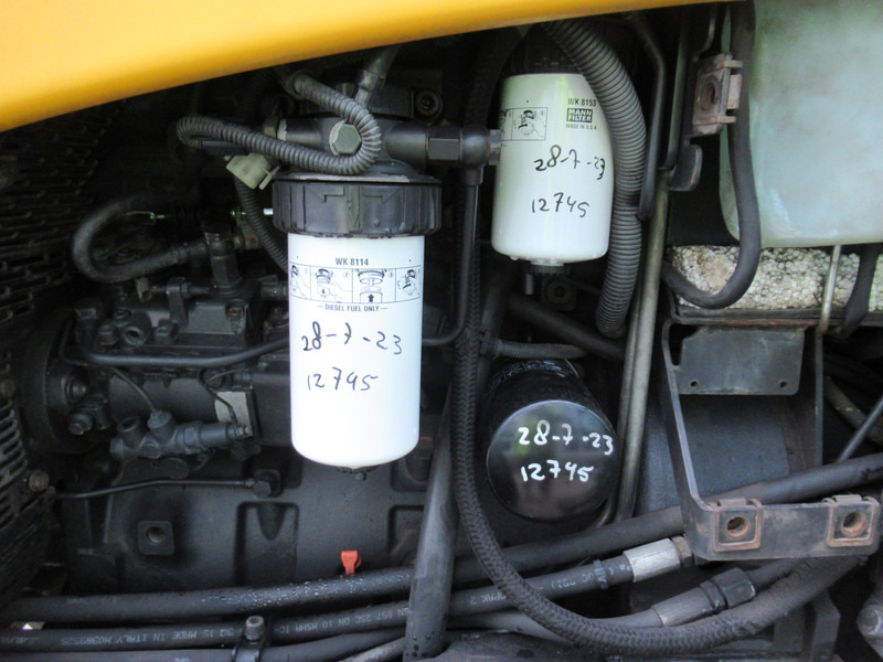 Tracteur agricole Valtra A75 4x2 + Fronthef VALMET