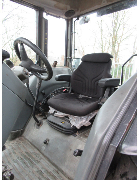 Tracteur agricole Valtra A75 4x2 + Fronthef VALMET