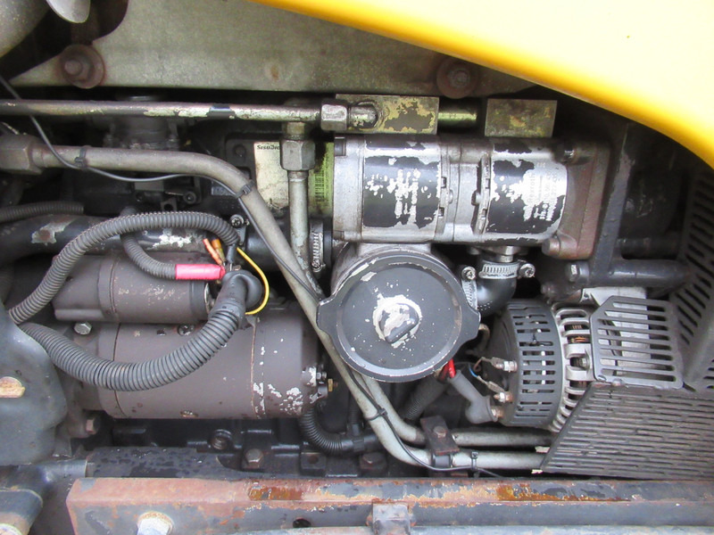 Tracteur agricole Valtra A75 4x2 + Fronthef VALMET