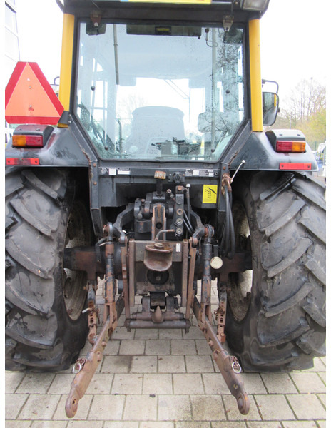 Tracteur agricole Valtra A75 4x2 + Fronthef VALMET