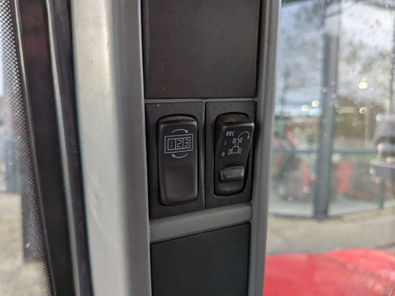 Tracteur agricole Valtra N142 N142