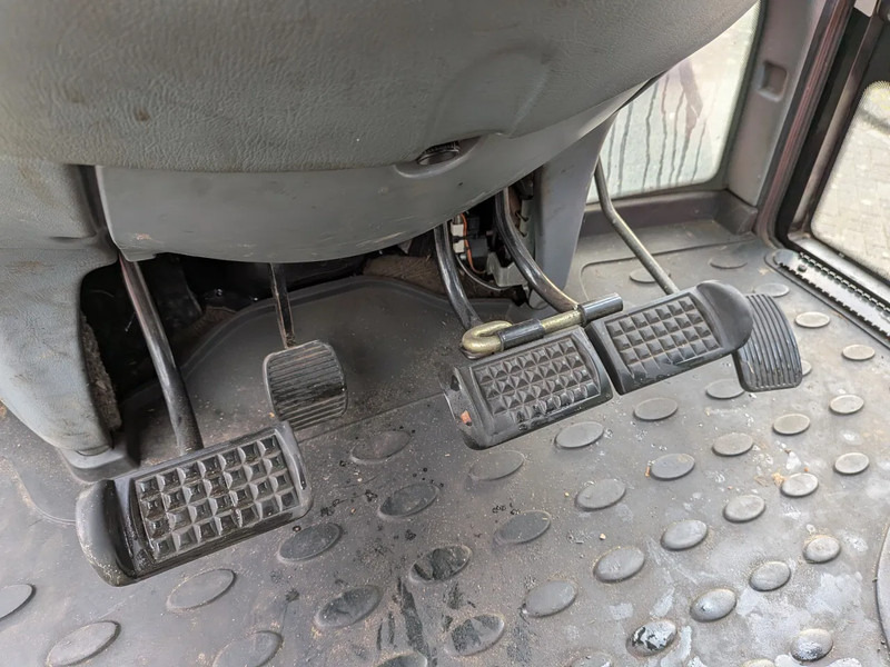 Tracteur agricole Valtra N142 N142