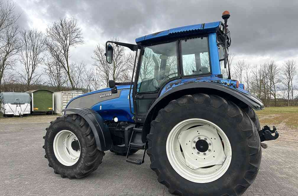 Tracteur agricole Valtra T130