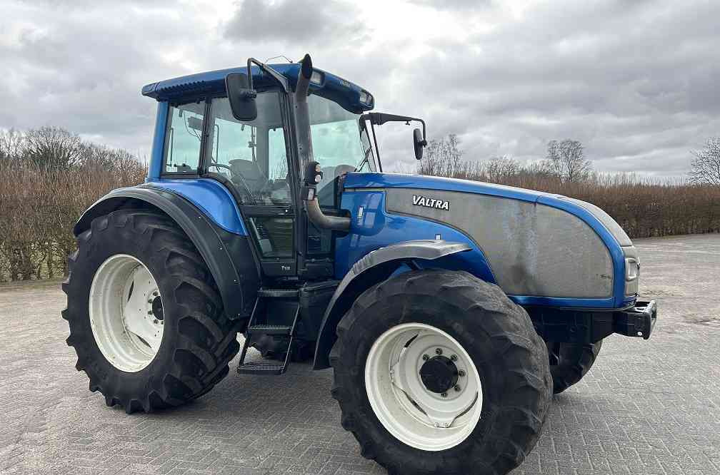 Tracteur agricole Valtra T130