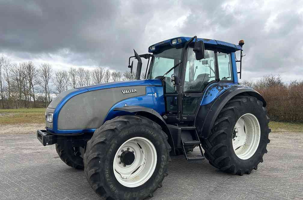 Tracteur agricole Valtra T130