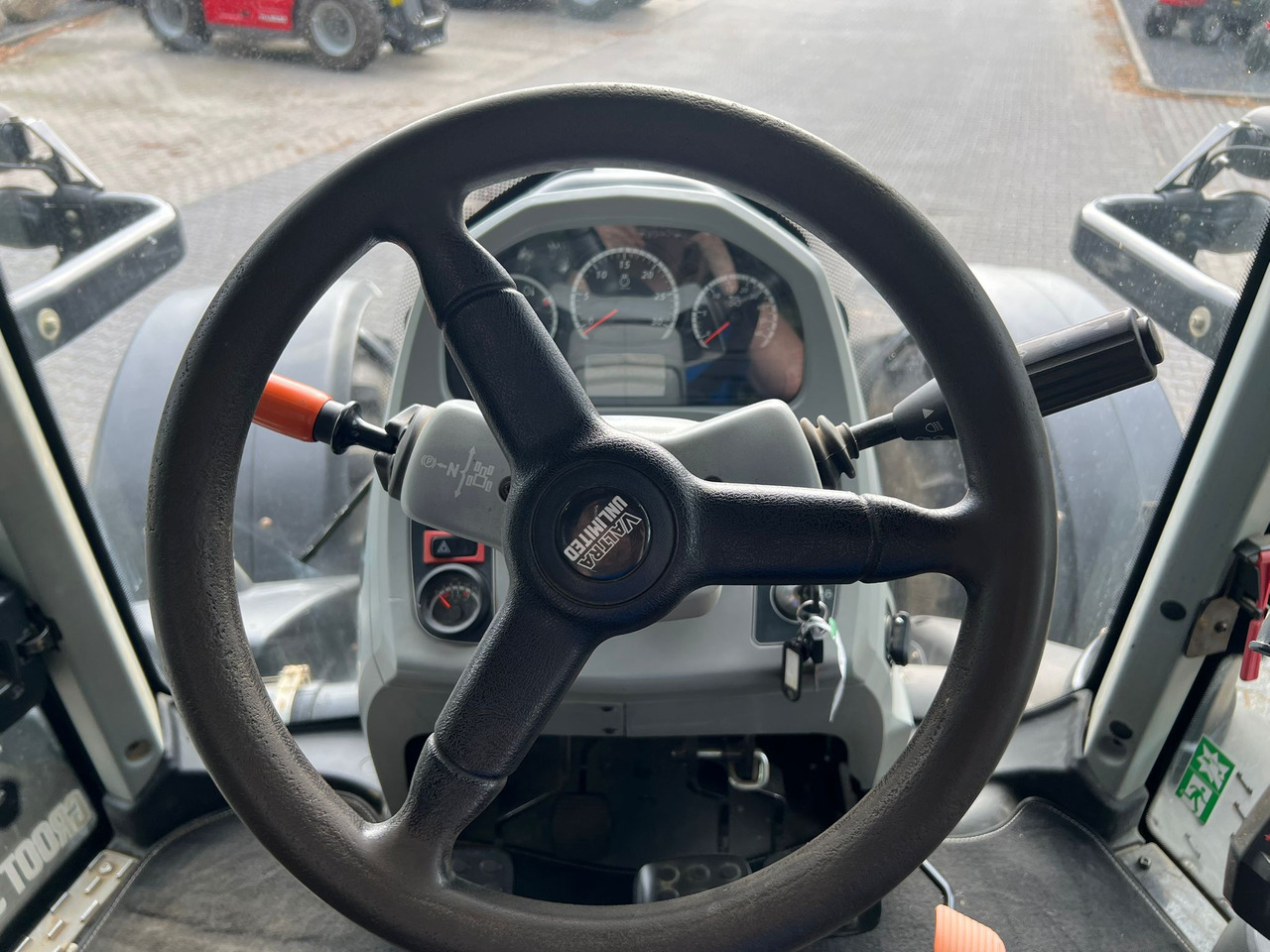 Tracteur agricole Valtra T174 Versu