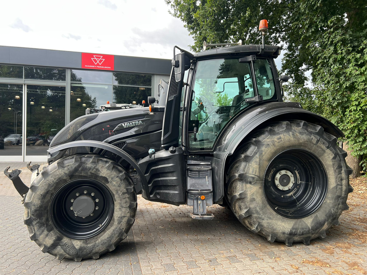 Tracteur agricole Valtra T174 Versu