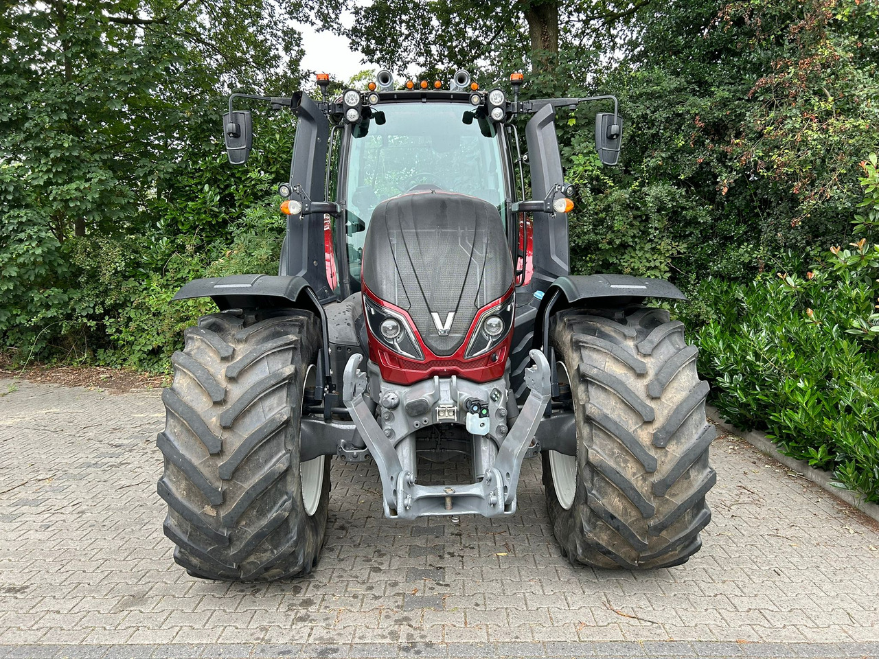 Tracteur agricole Valtra T214 Direct