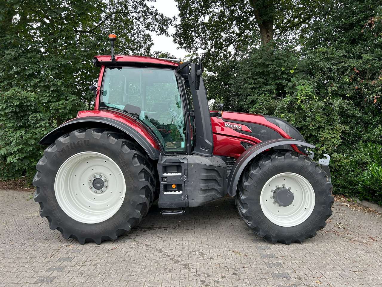 Tracteur agricole Valtra T214 Direct